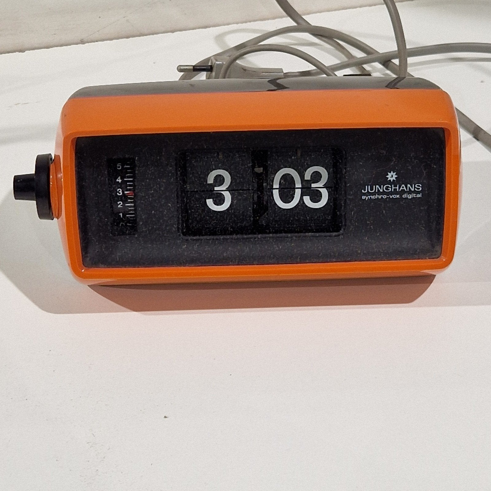 junghans synchro-vox digital flip flap klok , oranje zwart, Ophalen of Verzenden