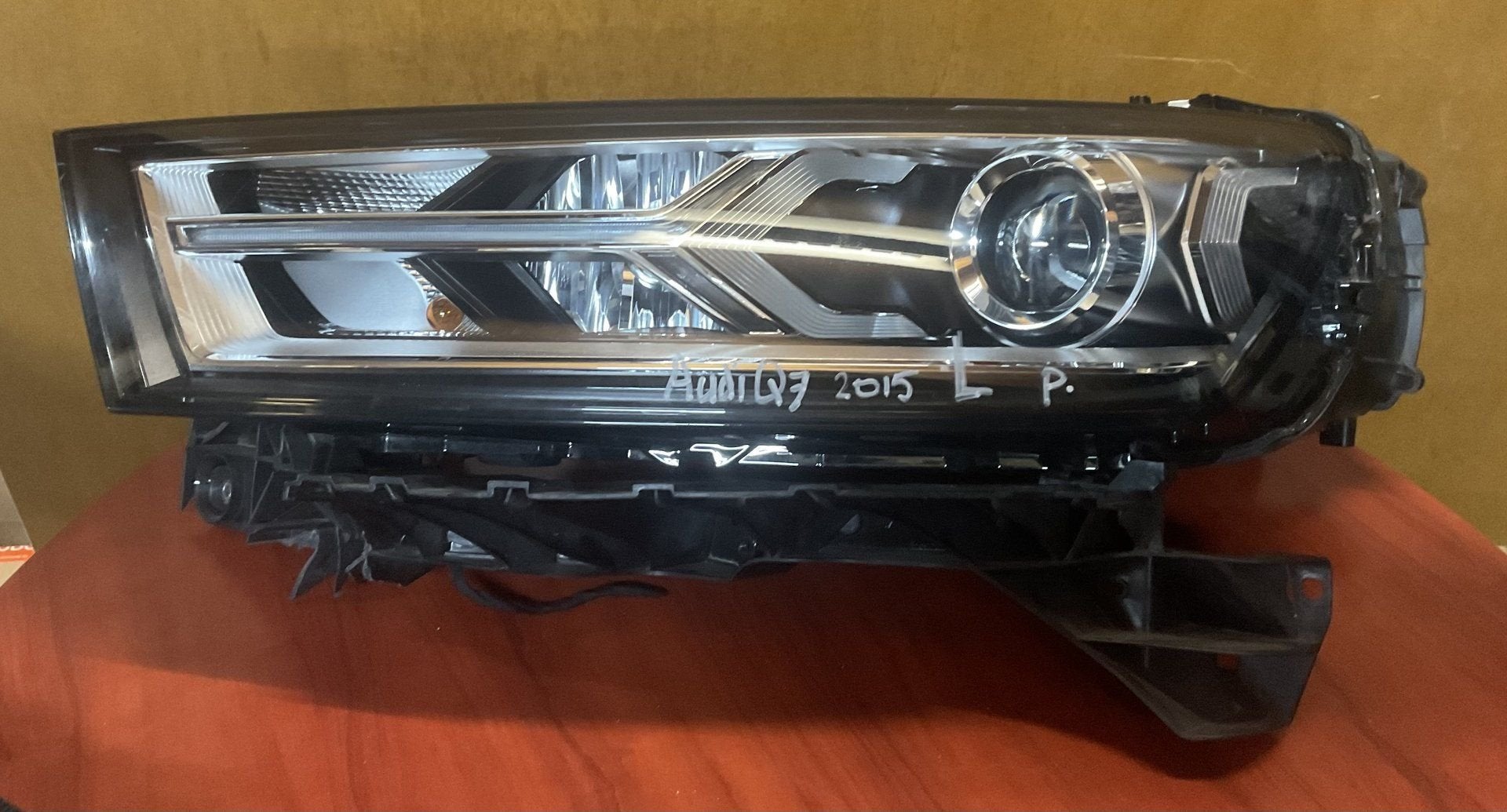 Audi Q7 2015 Xenon Led koplamp LINKS, Gebruikt, -, Ophalen of Verzenden, -