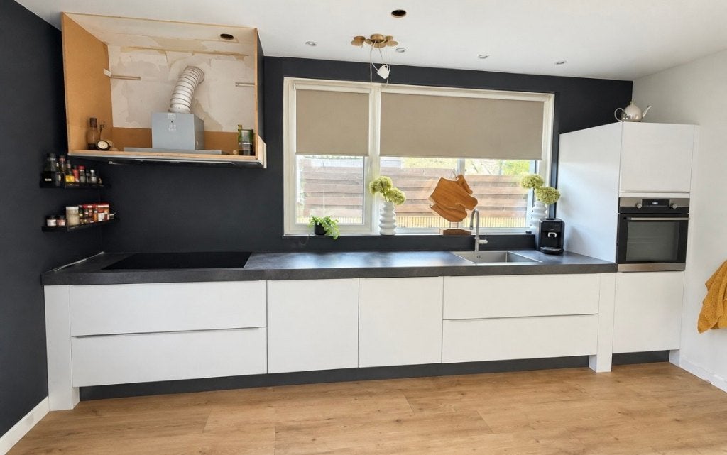 ✨RECHTE MODERNE WITTE KEUKEN 447CM+APPARATUUR ✨, Huis en Inrichting, Wit, Enkelwandige keuken, Ophalen of Verzenden, Zo goed als nieuw