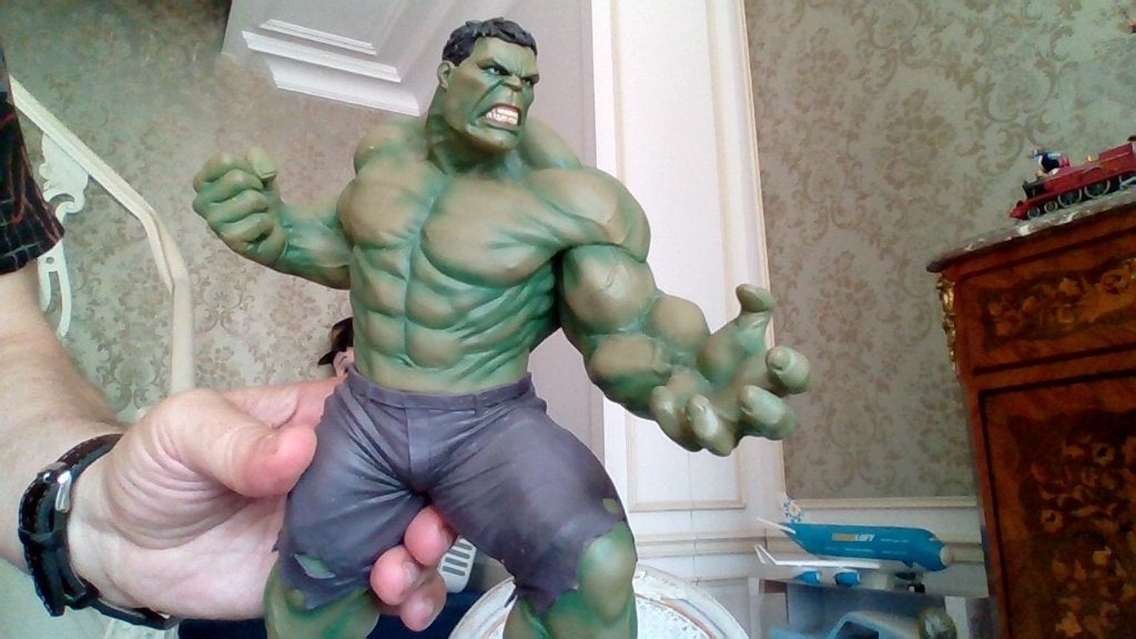 Hulk en résine avec socle, Enlèvement