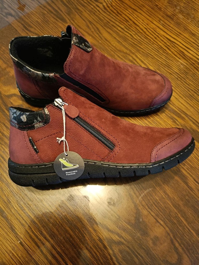 Bottine Naturläufer avec insert élastique rouge taille 42, Vêtements | Femmes, Rouge, Comme neuf, Enlèvement, Boots et Botinnes