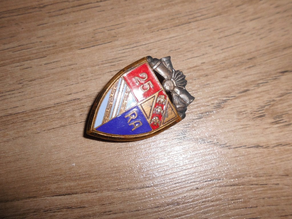 ancien insigne militaire original 25e RA artillerie, Enlèvement ou Envoi