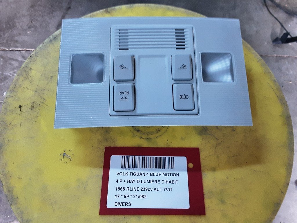 DIVERSEN DIVERS Volkswagen Tiguan (AD1) (5TA947105A), Gebruikt, Volkswagen, Mevr. I. Hauben, Rue de l'Espoir 34 34
4030  GRIVEGNÉE, BE