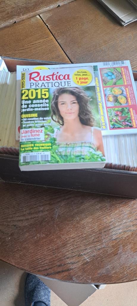Collection magazines Rustica Pratique et porte revues, Ophalen