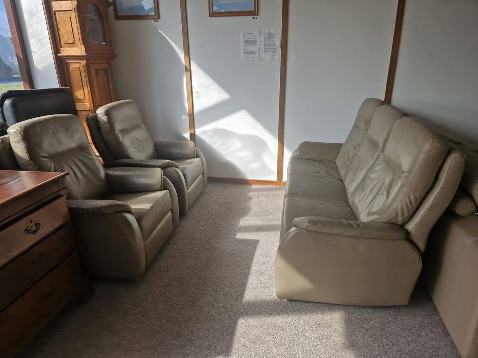 TAUPE BUFFELLEDEREN SALON 3+1+1 ZIT, Huis en Inrichting, Zetels | Voetbanken en poefs, Gebruikt, Leer, Overige materialen, Ophalen