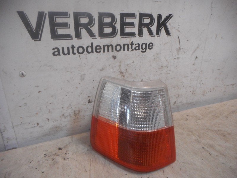 CLIGNOTANT DROIT Volvo 940 I Estate (01-1990/10-1998), Info@volvocars.com, Volvo Car Germany GmbH, Siegburger Straße 229
50679  Köln, DE