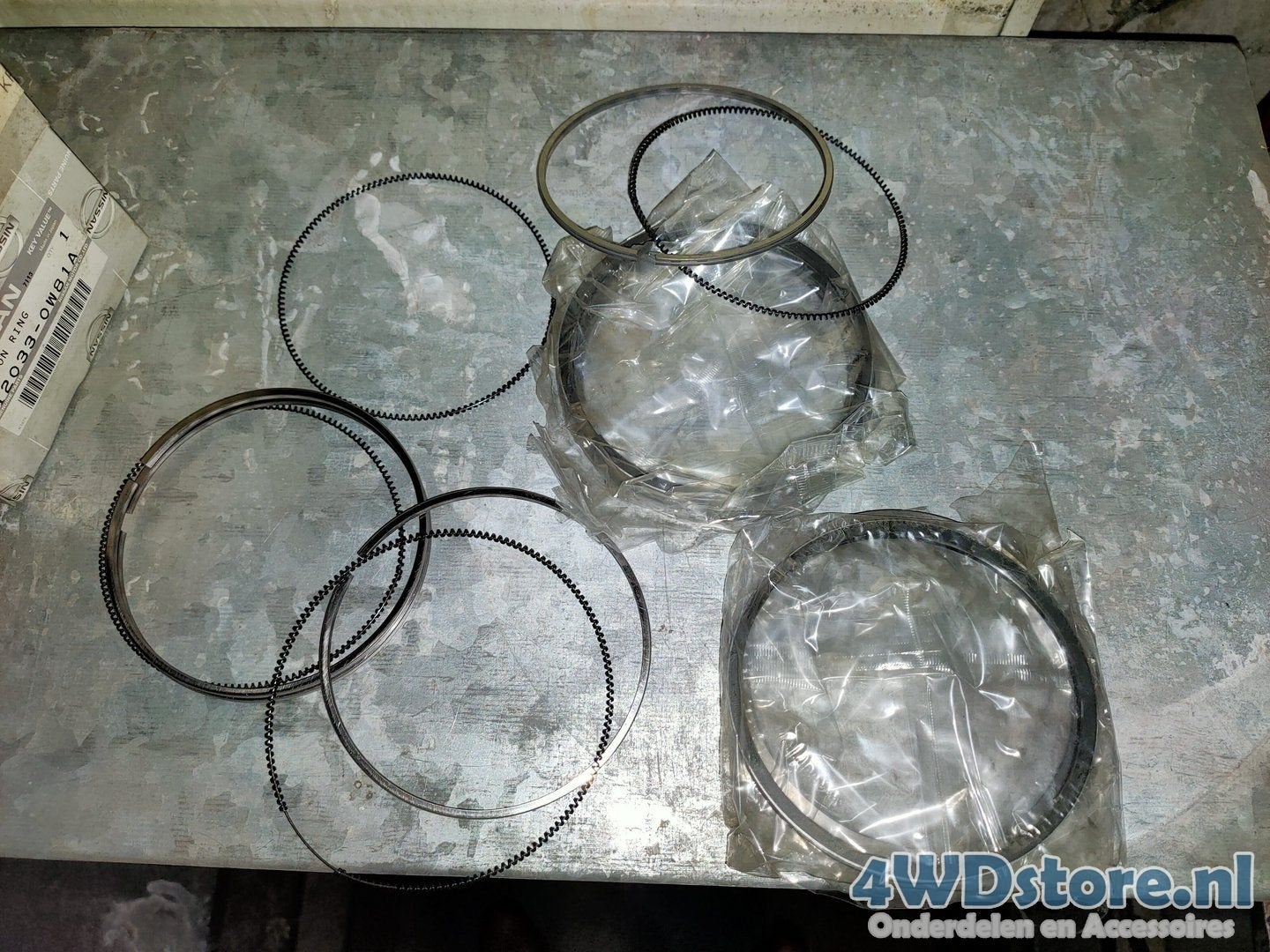 ZUIGERVEER SET PATROL 3.0 120330W81A, Neuf, -, -, Nissan