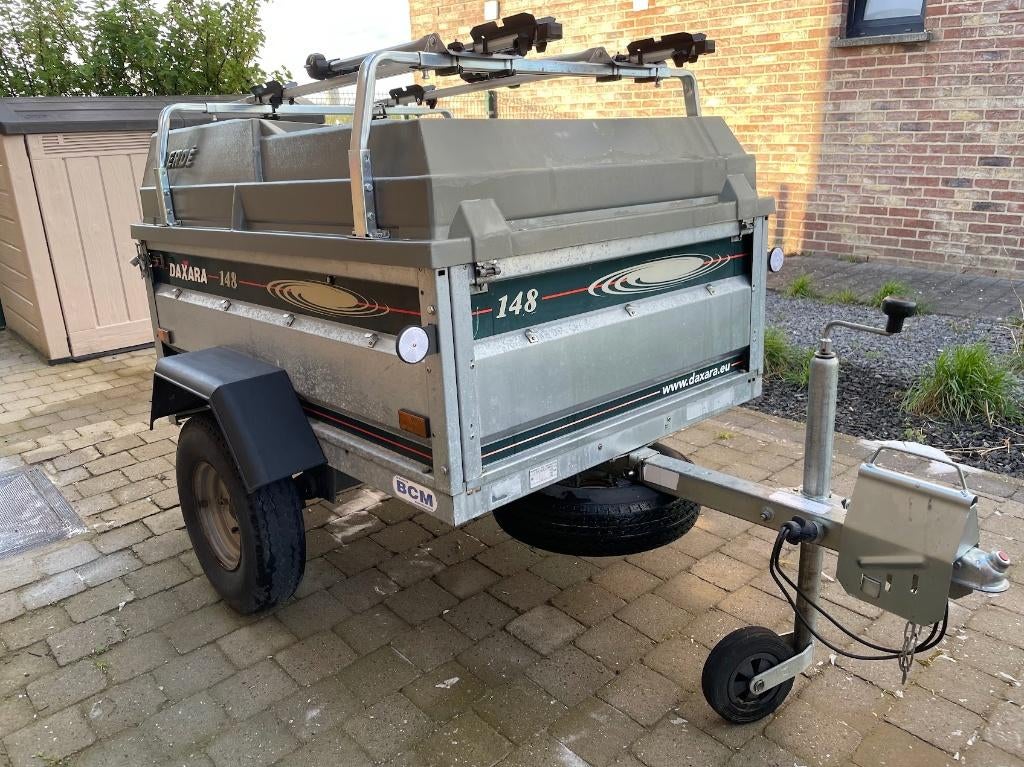 Remorque bagagère Daxara ERDE 148 + capot + porte-vélos, Autos : Divers, Remorques, Enlèvement, Utilisé