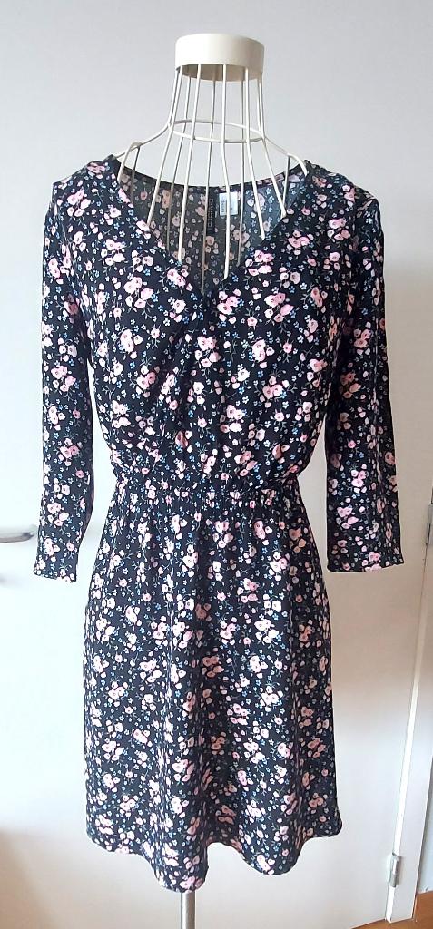 Comme neuf - Robe noire fleurie H&M, taille 36, Kleding | Dames, Jurken, Ophalen, H&M, Zwart, Zo goed als nieuw