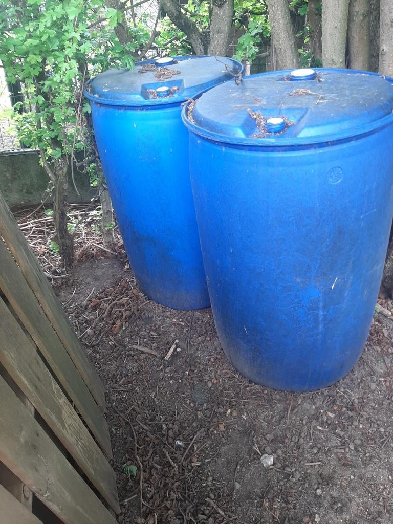 2 vaten 200L, Ophalen