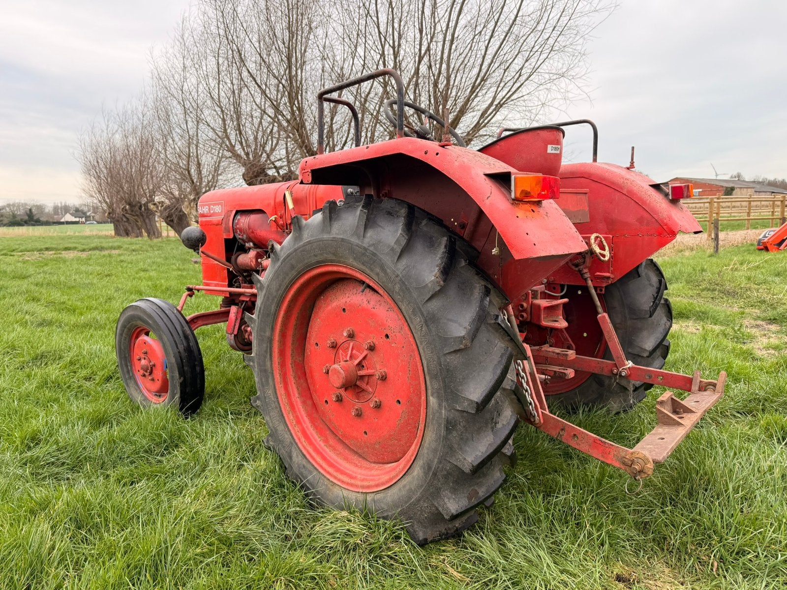 Tracteur Fahr D180 en bon état, ancien véhicule fiable avec, Enlèvement ou Envoi