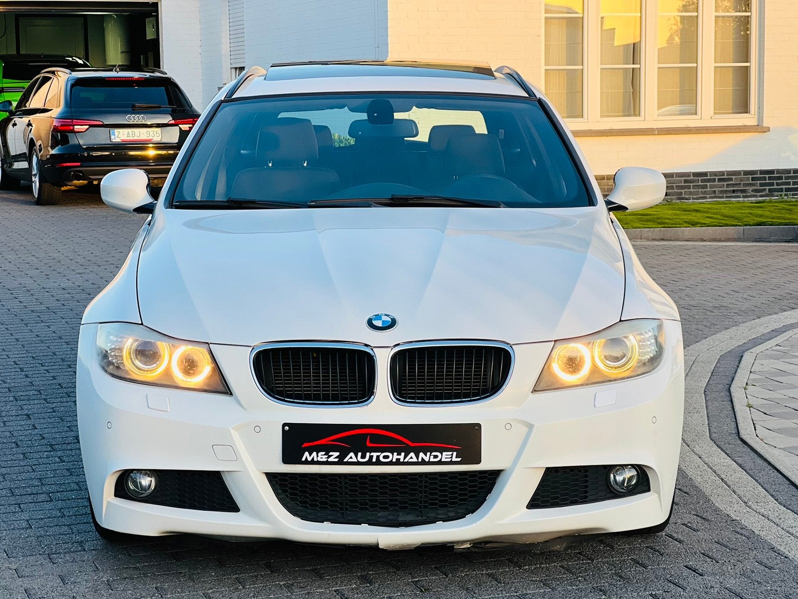BMW 318 Touring * M PACK * M PAKKET * XENON * NAVI * PANO, Autos, Euro 5, Volant multifonction, Entreprise, Alcantara