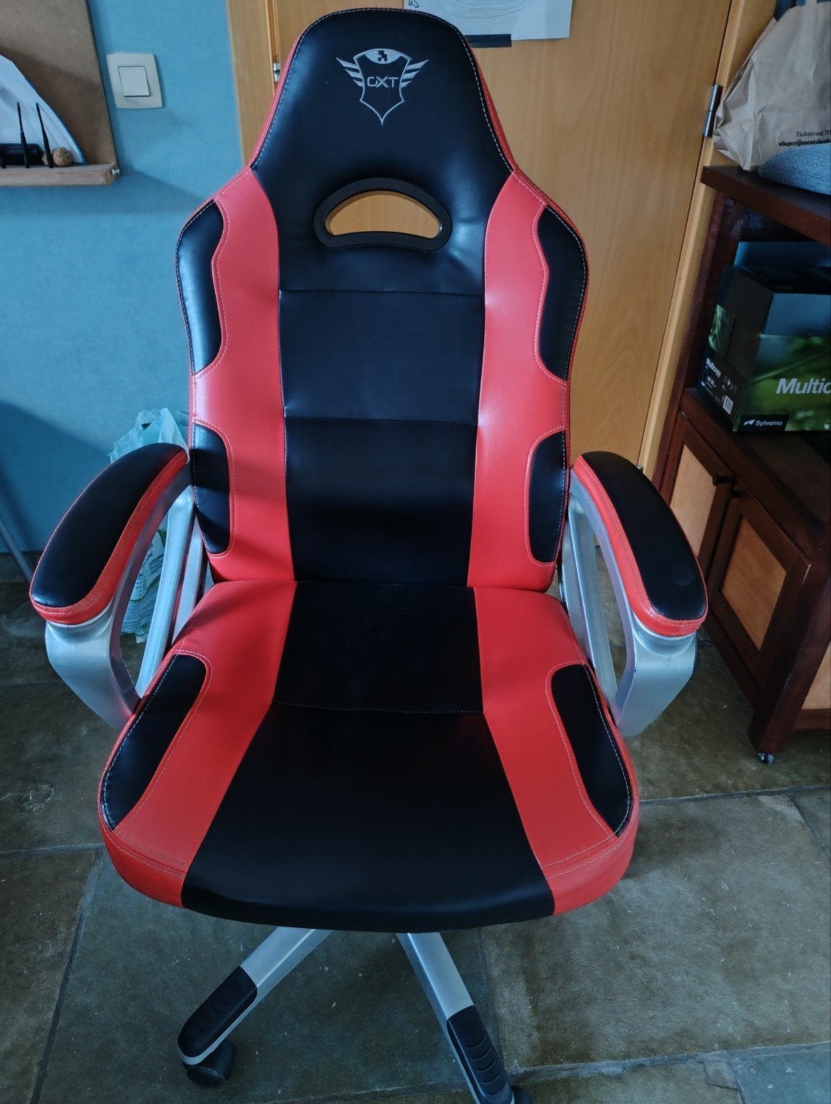 Gaming stoel, Ophalen