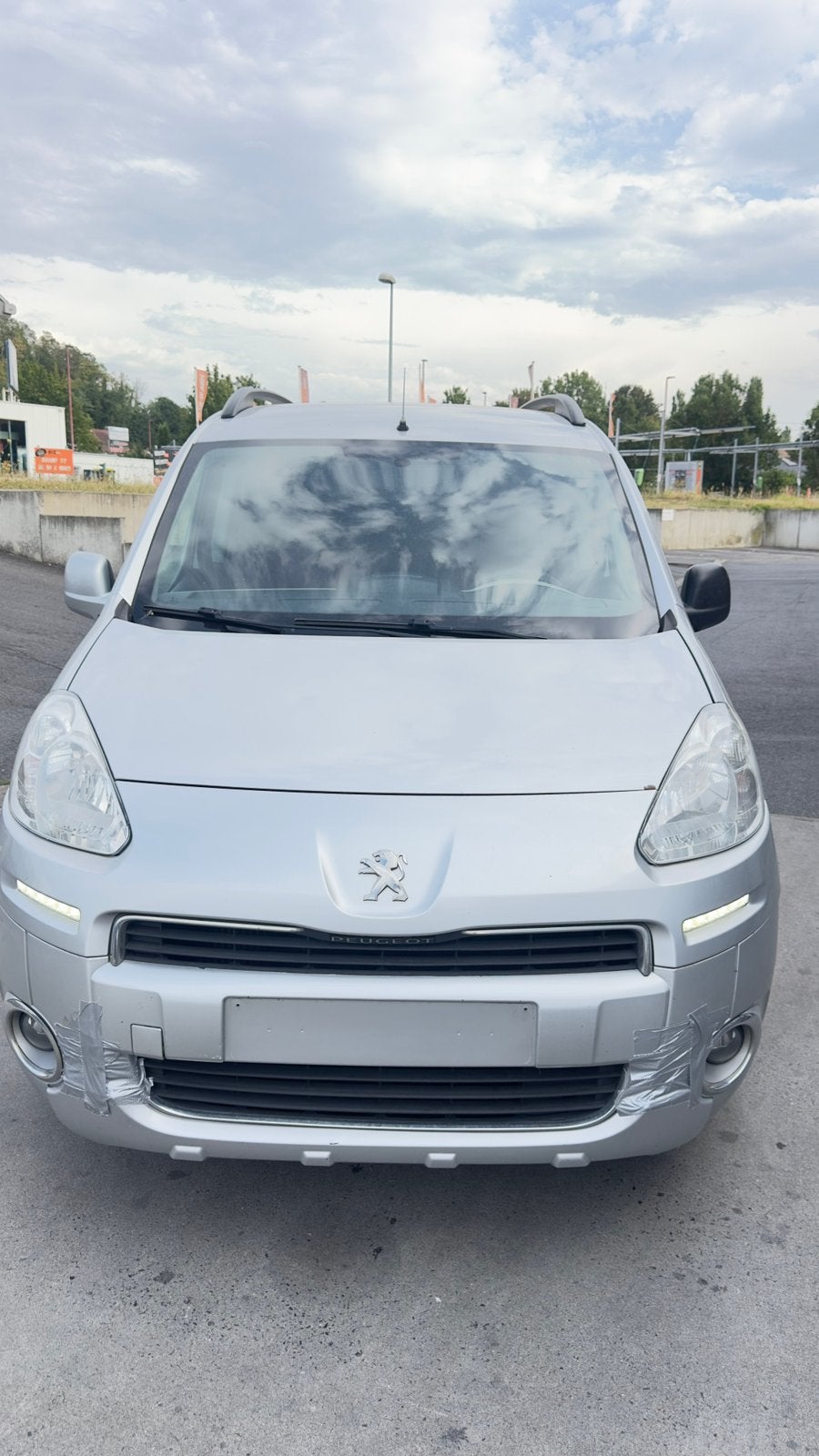 Peugeot Partner tepee 1.6HDi* 2015*Euro5B* A/C*5P*230,000 km, Euro 5, Entreprise, Barres de toit, Entretenue par le concessionnaire