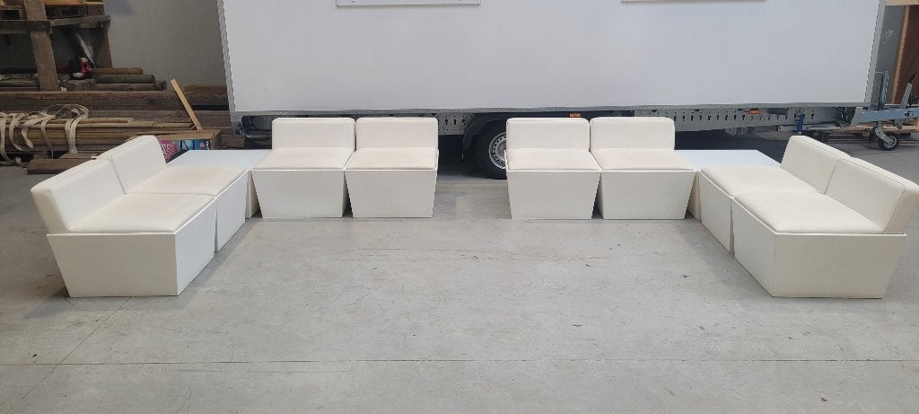 Conic loungeset – 4 zitbanken + tafel – 2 sets beschikbaar, Tuin en Terras, Ophalen, 4 zitplaatsen, Kunststof, Gebruikt