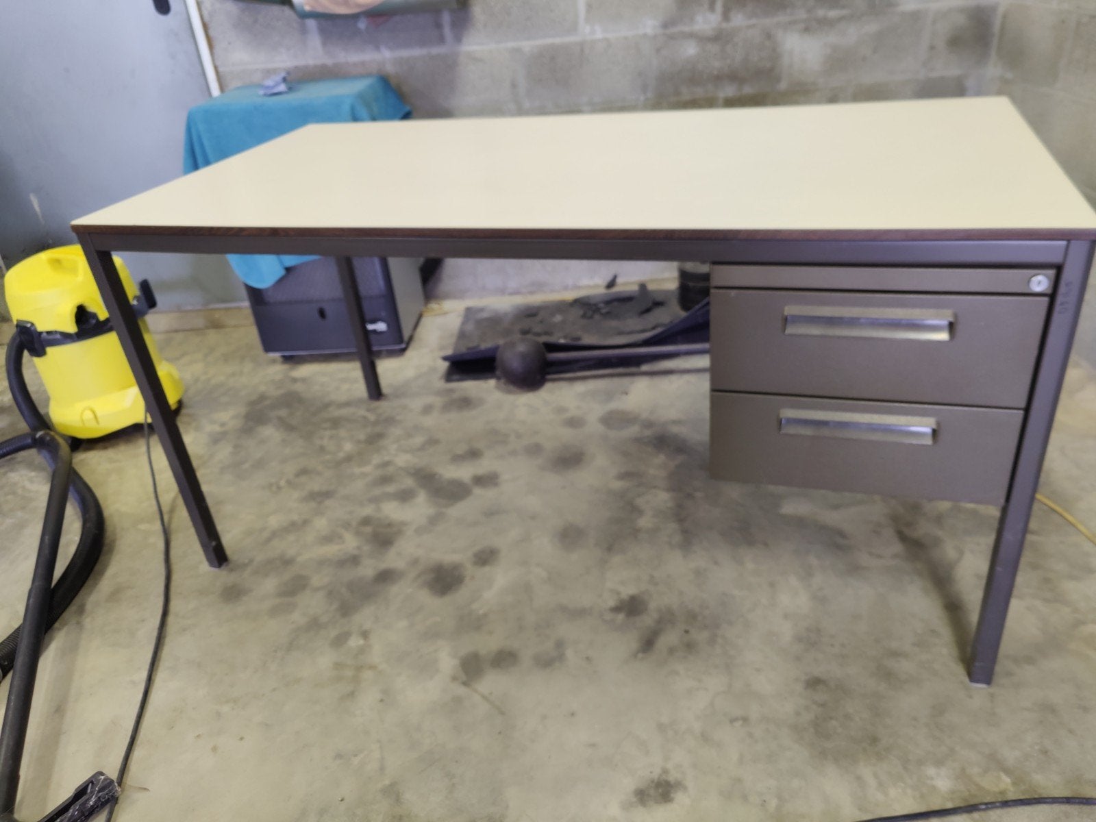 table bureau, Huis en Inrichting, Ophalen, Computerbureau