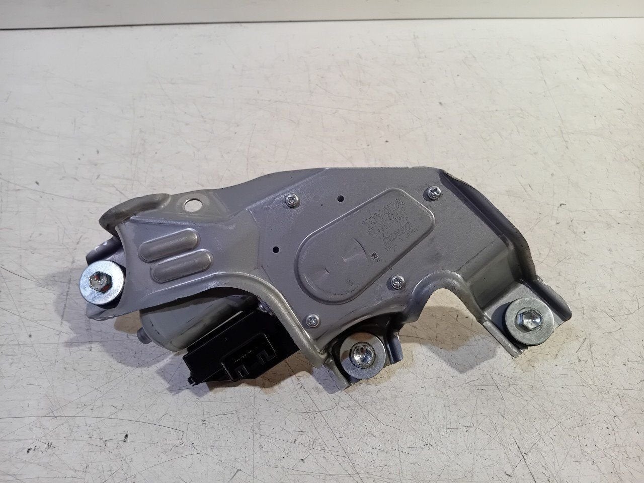 Ruitenwissermotor achter Toyota Auris, Onderdelen@venauto.nl, Van der Ven Autorecycling B.V., Gebruikt, Ettenseweg 76, 4706 PB Roosendaal, The Netherlands