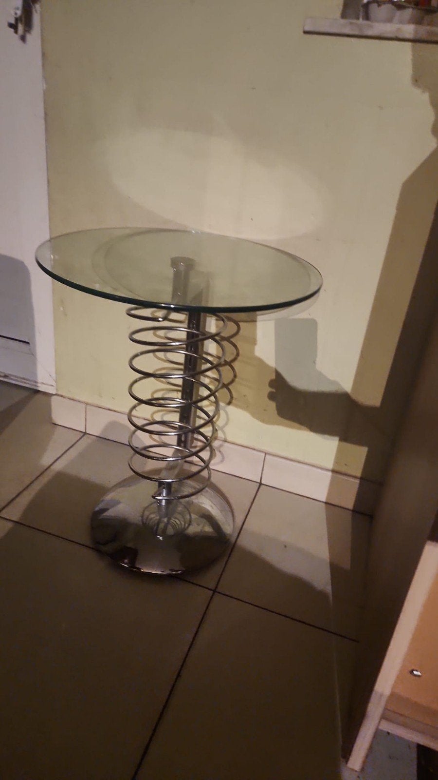 ijzer met blad van glas kleine bij zet tafel, Maison & Meubles, Enlèvement, Verre
