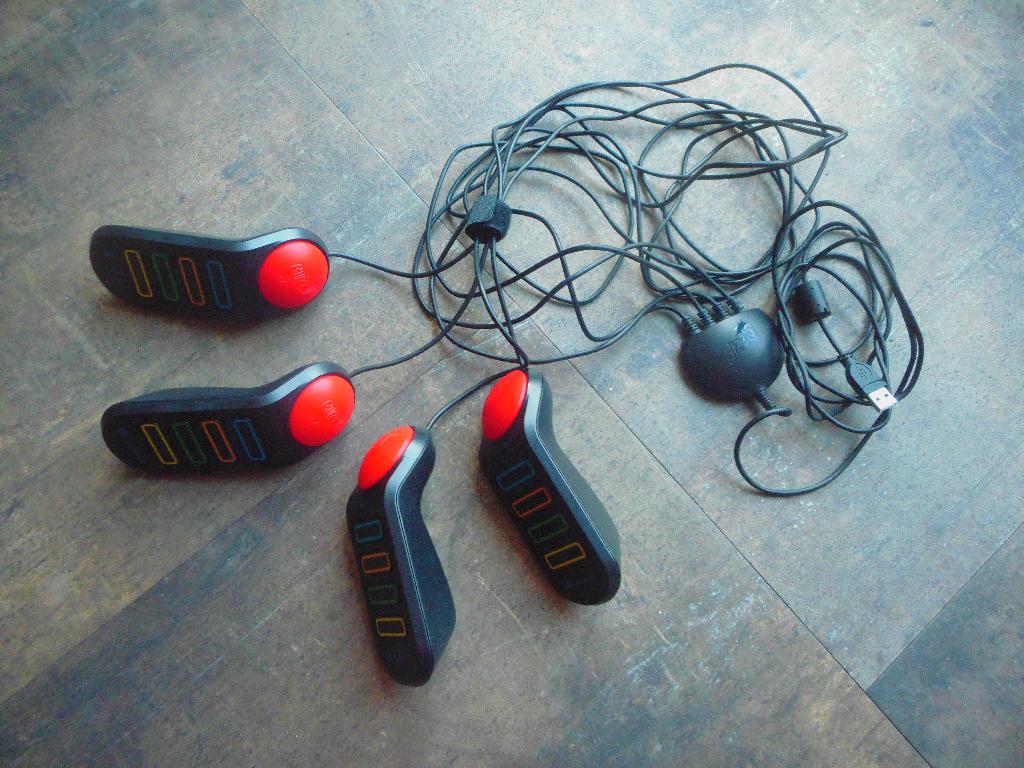 Buzz Set voor PS2 (zie foto's) IX, Puzzel en Educatief, Gebruikt, Ophalen of Verzenden, 3 spelers of meer