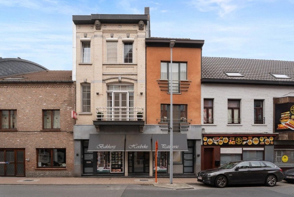 Bakkerij met vernieuwde winkel en privégedeelte, Provincie Oost-Vlaanderen, Geraardsbergen, 3 kamers, Woning met bedrijfsruimte