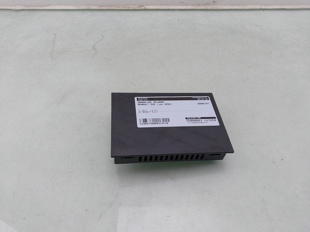 DRAADLOZE TELEFOONLADER (|283426179R|283422845R|), RENAULT, Gebruikt, Dialog.deutschland@renault.de, Peter-Huppertz-Straße 5
51063  Köln, DE