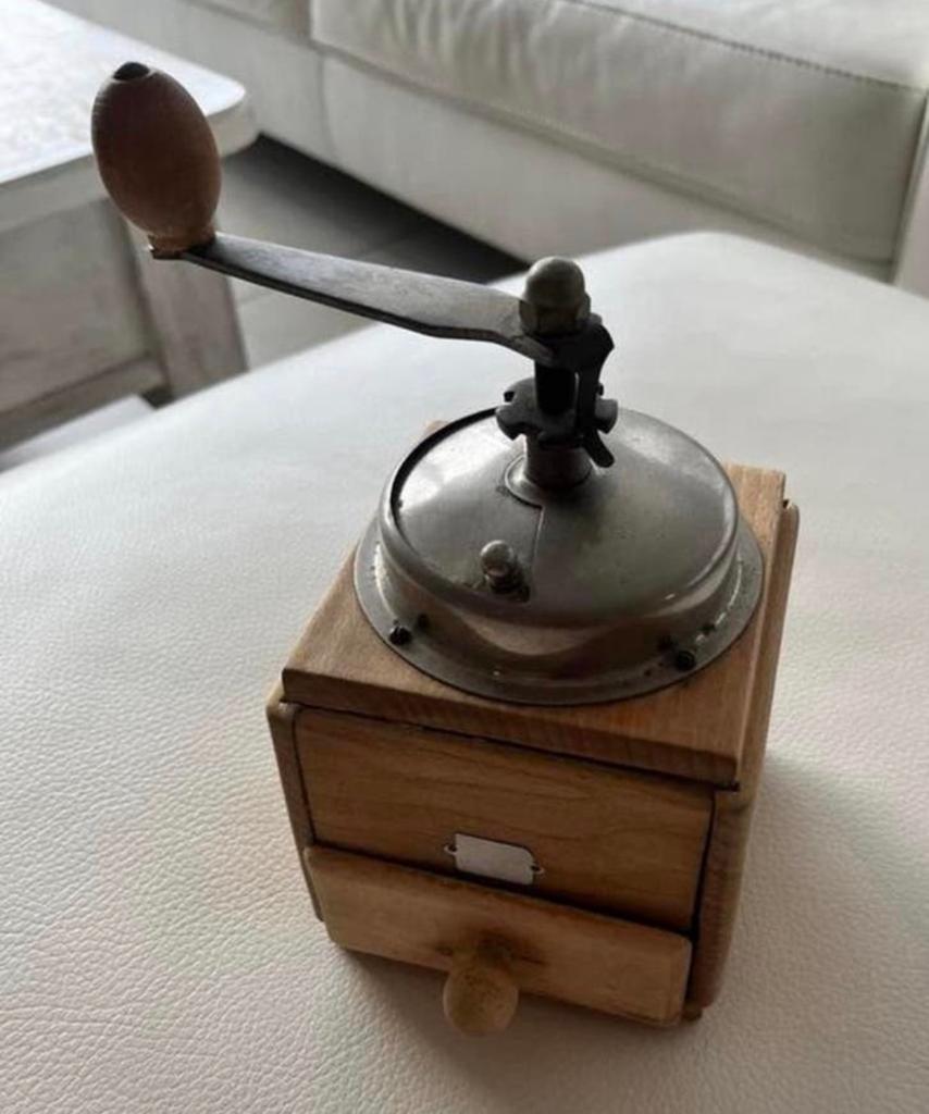 Oude koffiemolen goede staat, Ophalen of Verzenden