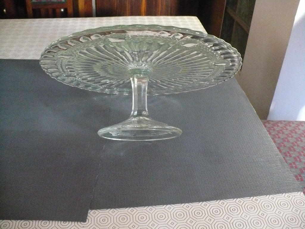 plat a tarte demi cristal luxval?, Antiquités & Art, Enlèvement ou Envoi