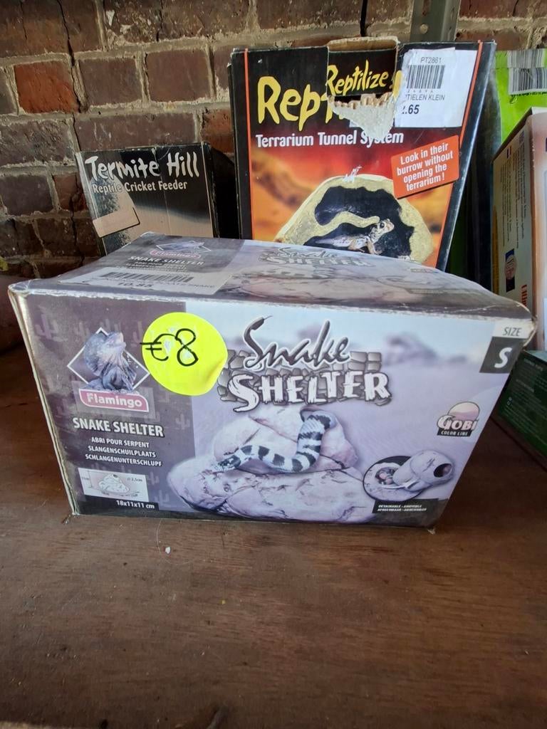 Slangen shelter smal, Ophalen
