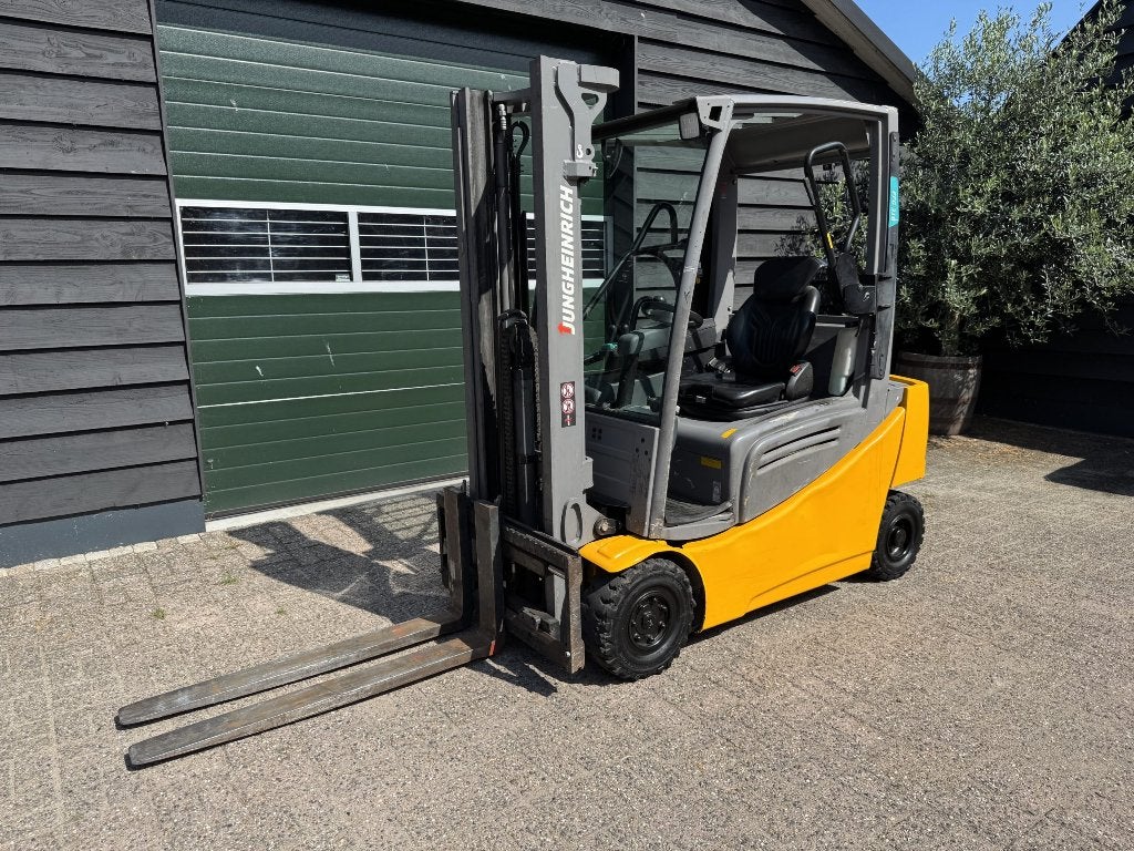 Jungheinrich EFG316 elektrische heftruck 1600kg (2018), Articles professionnels, Machines & Construction | Industrie & Technologie
