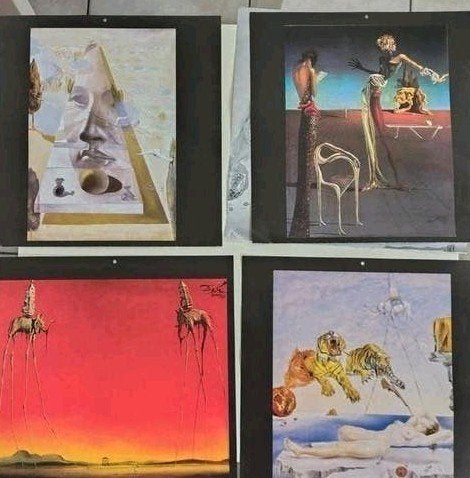Petits posters - Salvador Dalí - 30/30cm (calendrier) -- Lot, Enlèvement ou Envoi, A1 jusqu'à A3, Carré, Utilisé