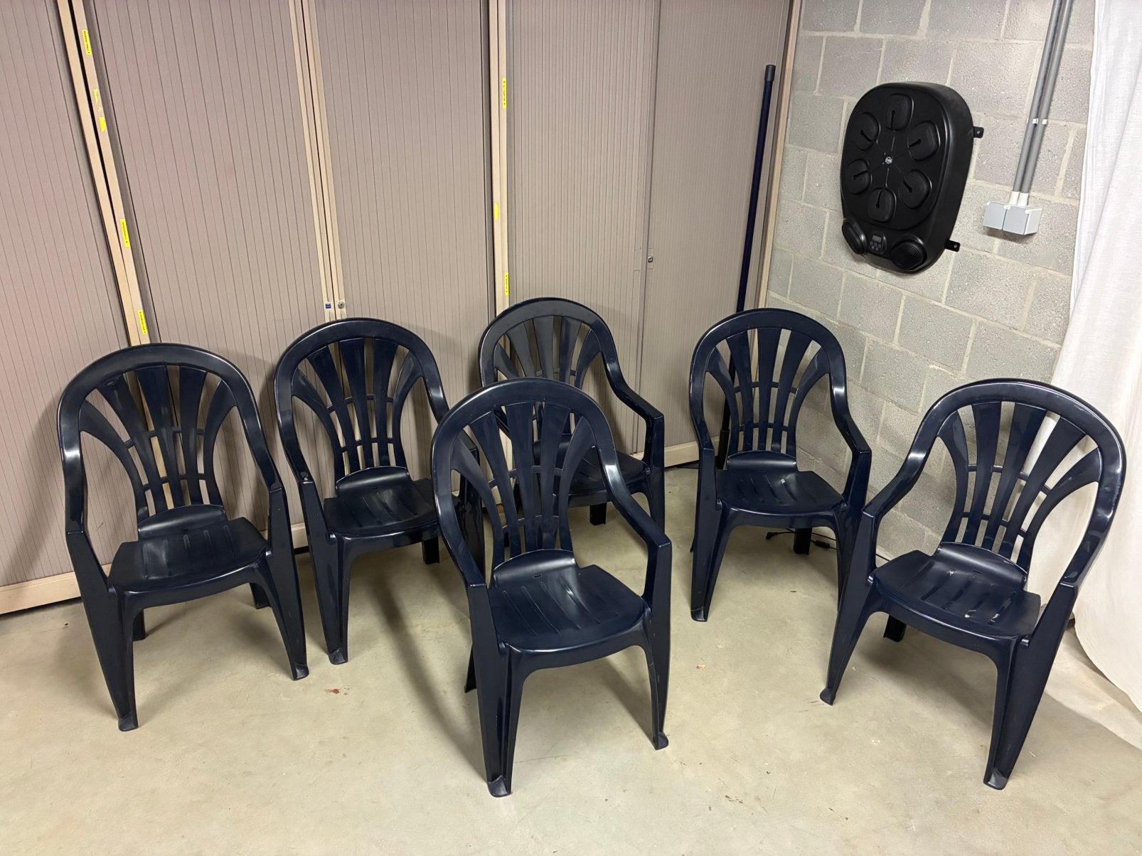 6 plastic stapelbare tuinstoelen, Ophalen, Gebruikt, Plastic, Stapelbaar