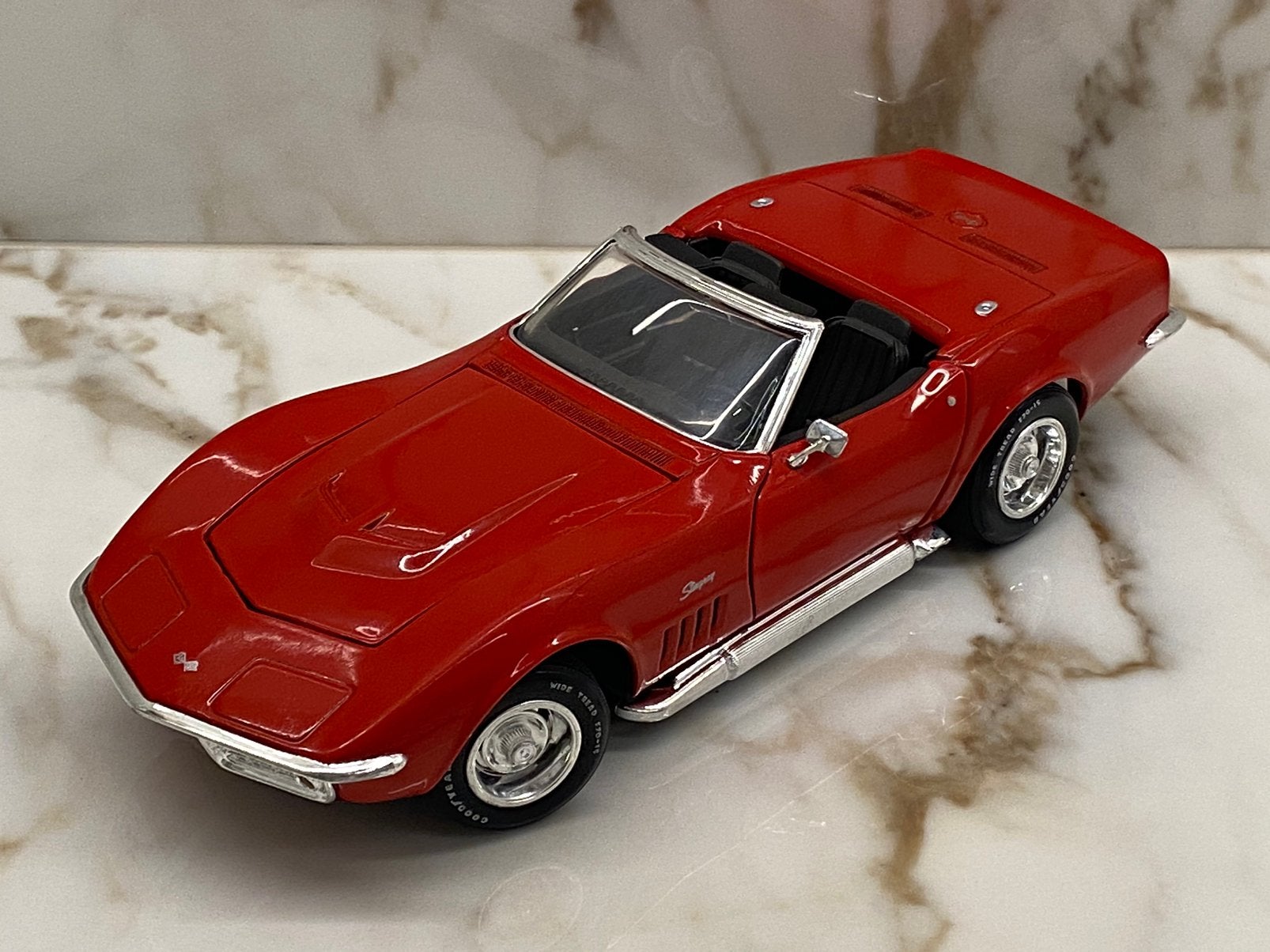 Revell Chevrolet Corvette - 1969 - 1:18, Hobby & Loisirs créatifs, Voitures miniatures | 1:18, Enlèvement ou Envoi, Comme neuf