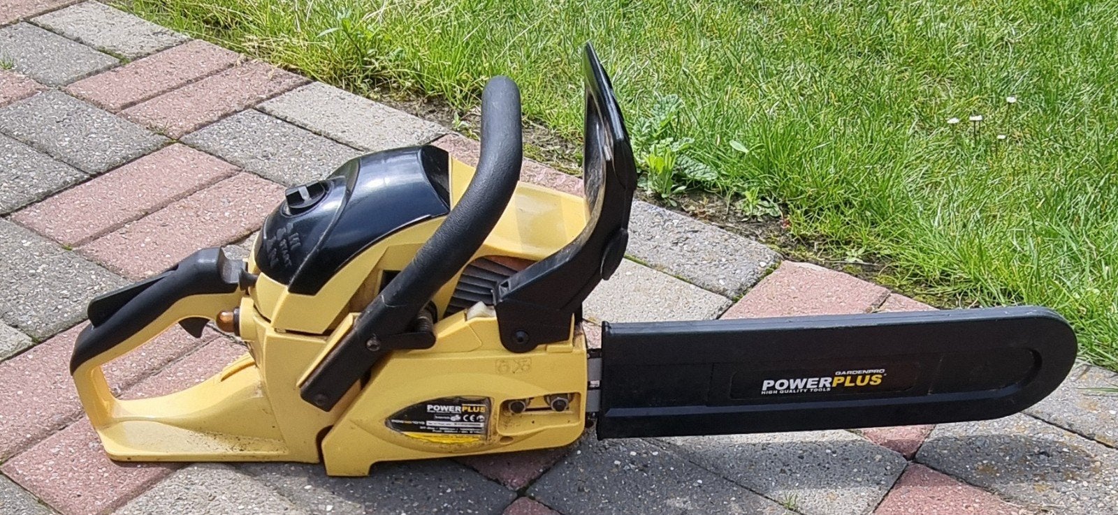 Kettingzaag powerplus, Ophalen