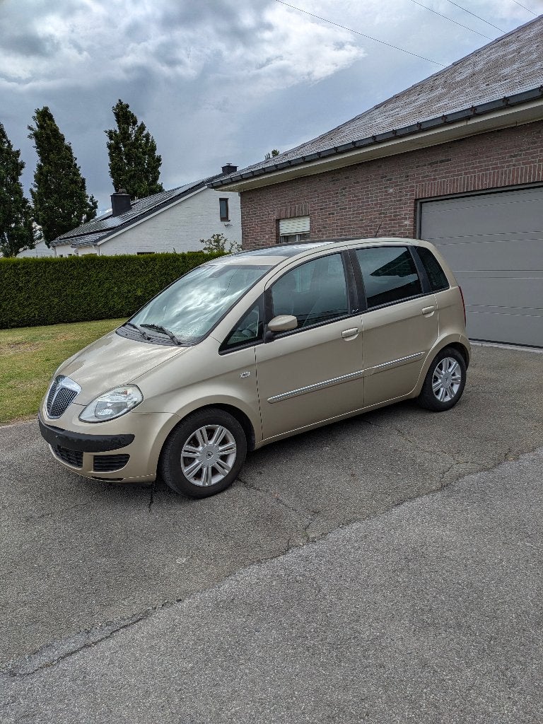 Lancia Musa 1.9Jtd Bel état à peine 45.000km, Autos, Lancia, Particulier, Musa, ABS, Phares directionnels, Airbags, Air conditionné