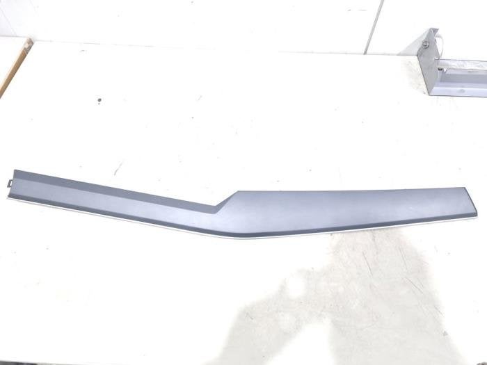 Bande décorative de tableau de bord d'un Audi E-Tron, -, 3 mois de garantie, Audi, Utilisé
