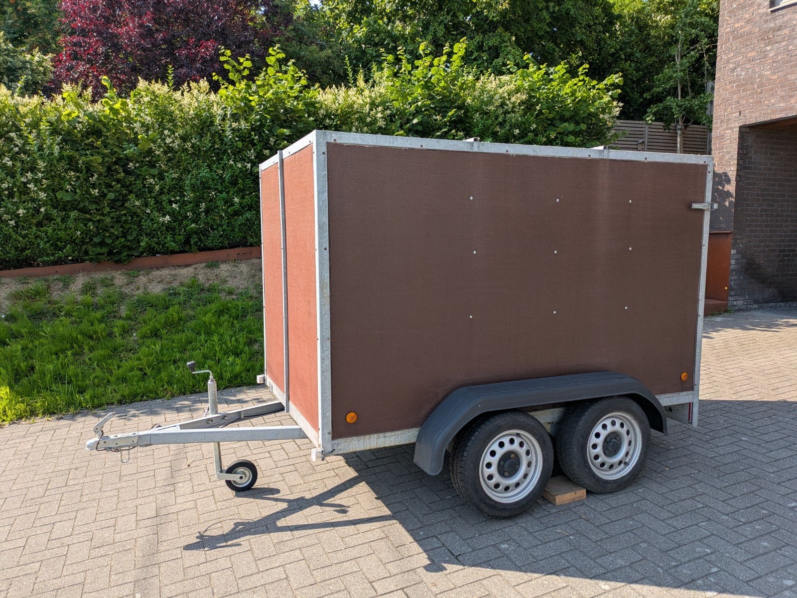 Gesloten aanhangwagen dubbele as 750kg, Enlèvement