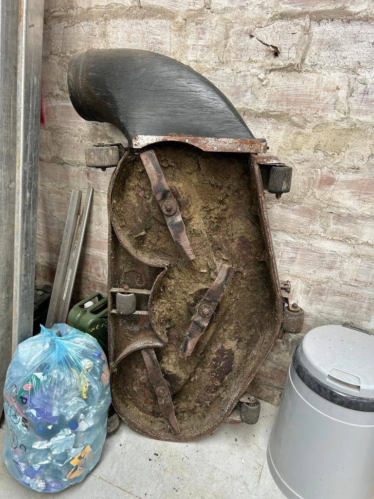 Coupe et bac iseki sg15 ou 17, Jardin & Terrasse, Tondeuses autoportées, Enlèvement, Utilisé, Sac de ramassage, 90 à 120 cm