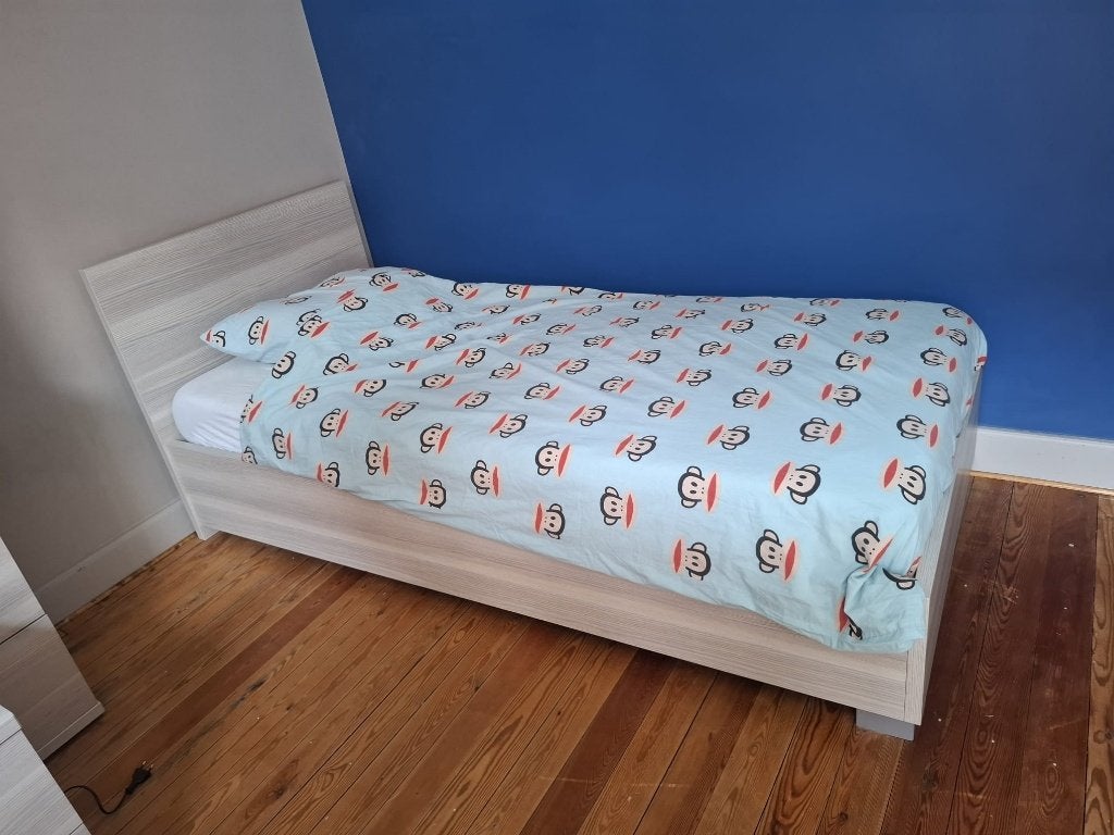 Kinderbed / jeugdbed + lattenbodem + Sleepy Matras, Kinderen en Baby's, Kinderkamer | Bedden, Zo goed als nieuw, 180 cm of meer