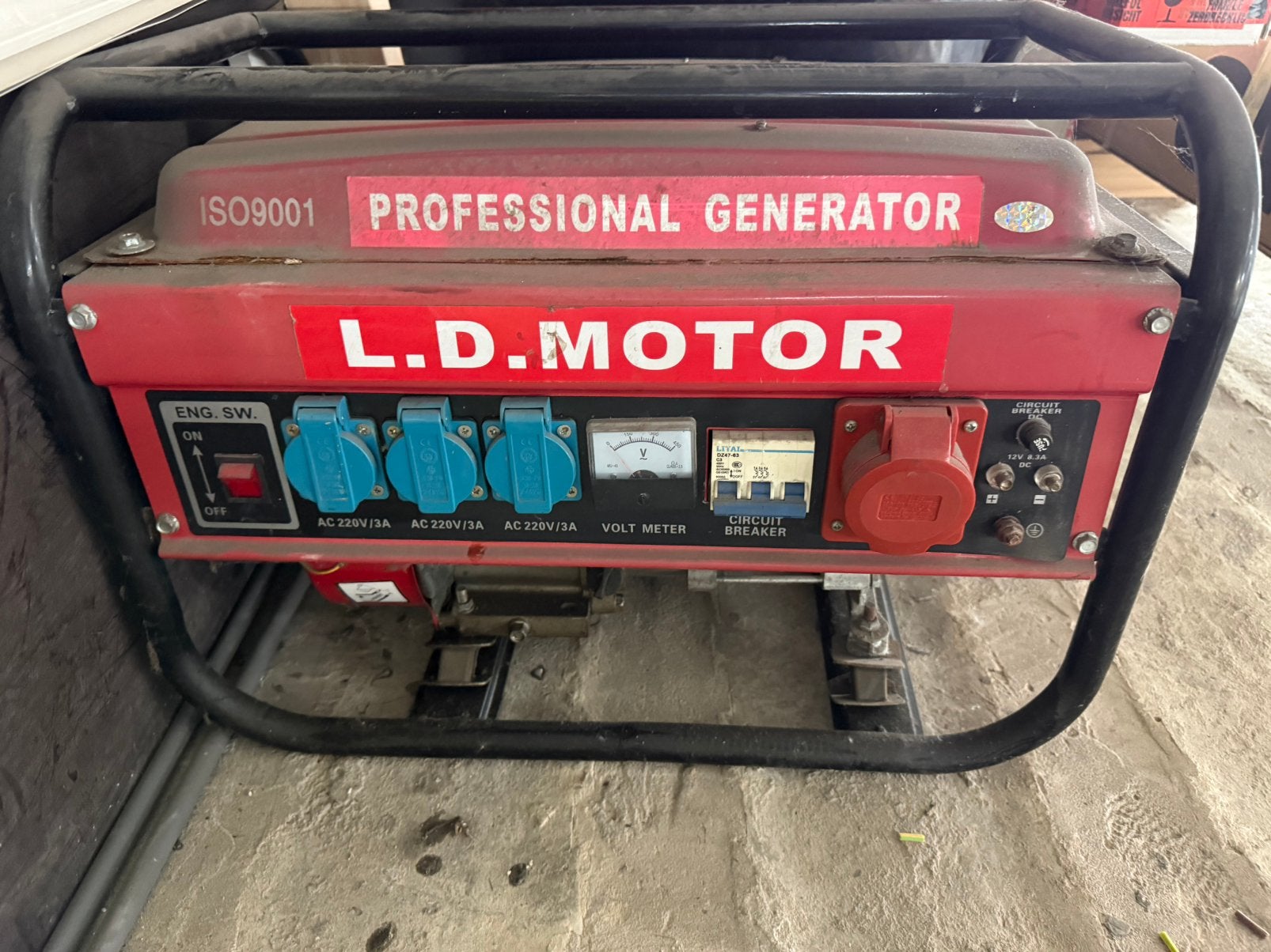 Proffesionele generator, Ophalen, Zo goed als nieuw