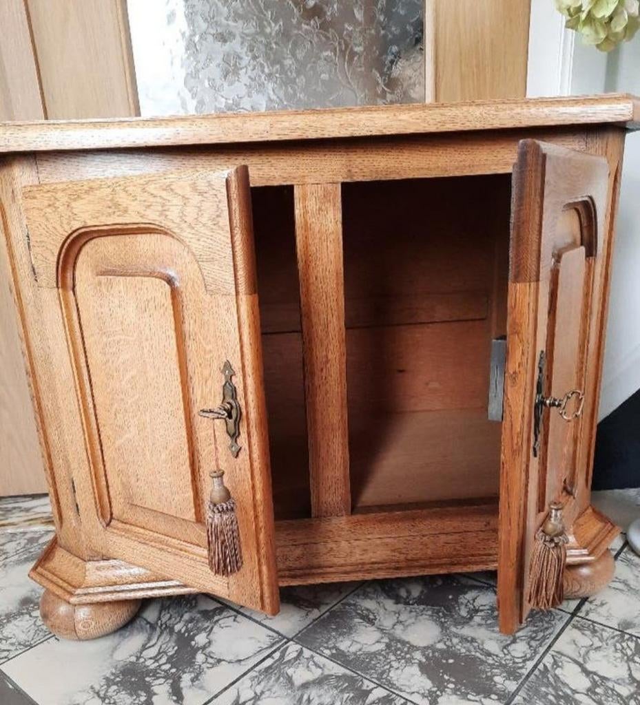 Armoire en chêne, Enlèvement