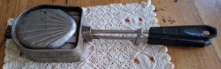 Vintage Frans schelpvormig wafelijzer Sefama, Antiek en Kunst, Ophalen of Verzenden