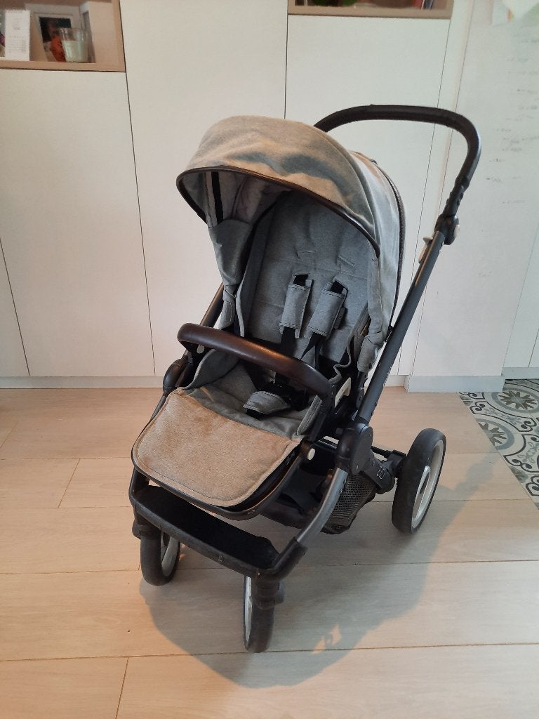 Mutsy wandelwagen met draagmand en adapters, Enfants & Bébés, Poussettes & Combinaisons, Poussette combi, Enlèvement, Utilisé