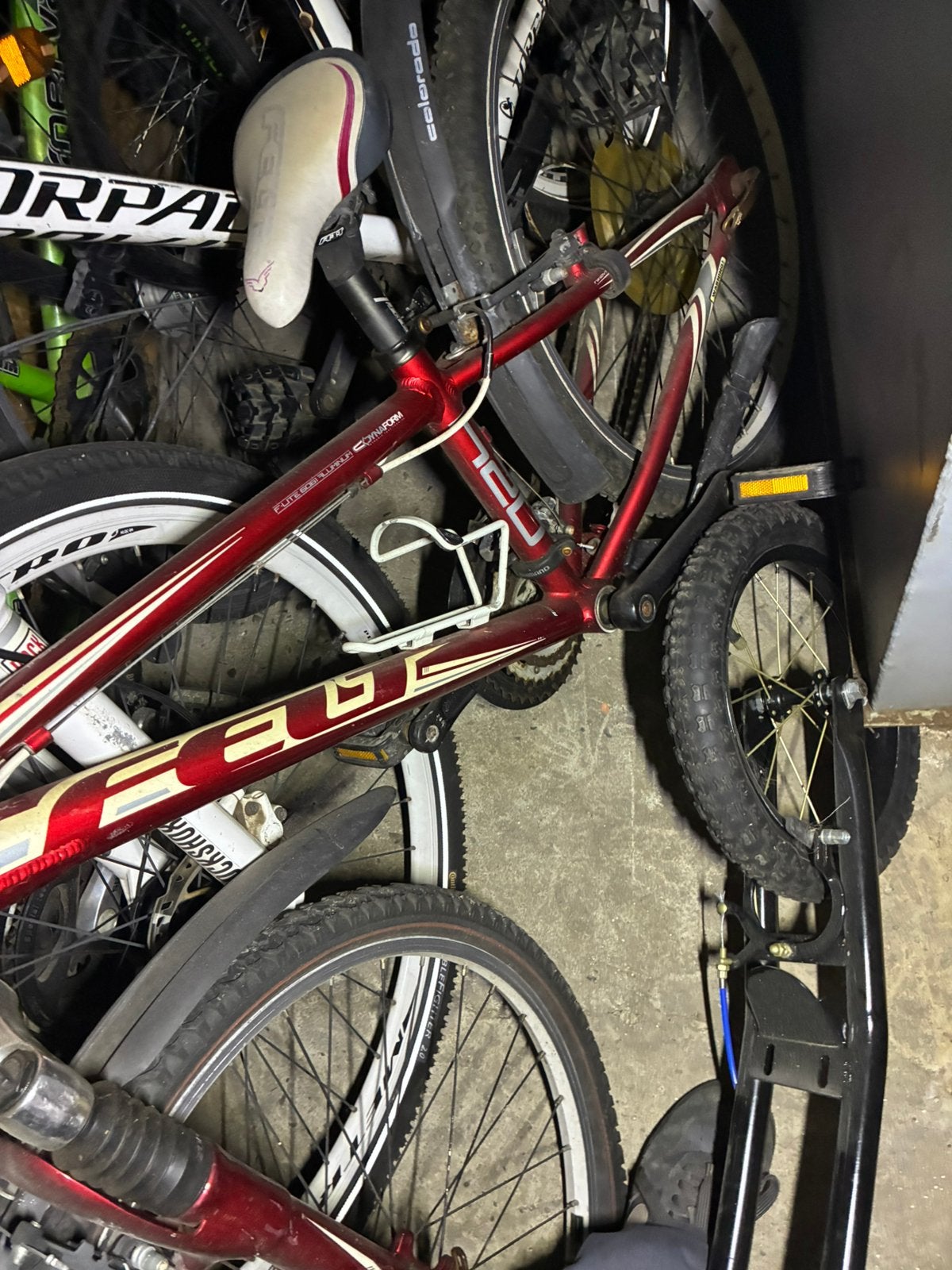 Fiets met werk aan, Fietsen en Brommers, Ophalen, Gebruikt, Velgrem, 24 inch of meer