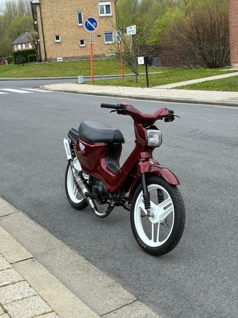 Wallaroo A klasse tekoop of teruil bied maar, Fietsen en Brommers, Brommers | Tomos, Zo goed als nieuw, Ophalen