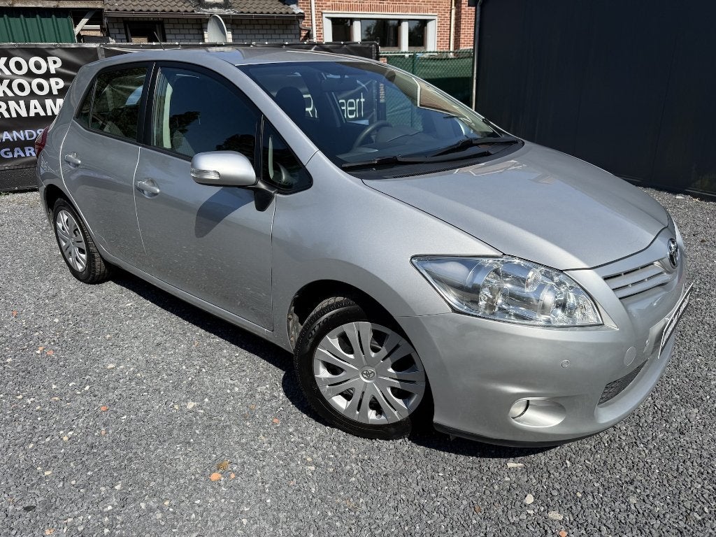 Toyota Auris 1.33i, 2010, 52.000km, Airco, Navigatie + 12m G, Auto's, Toyota, Euro 5, Zwart, https://public.car-pass.be/vhr/5bce0e12-9eba-4d36-950f-283fe88656bf