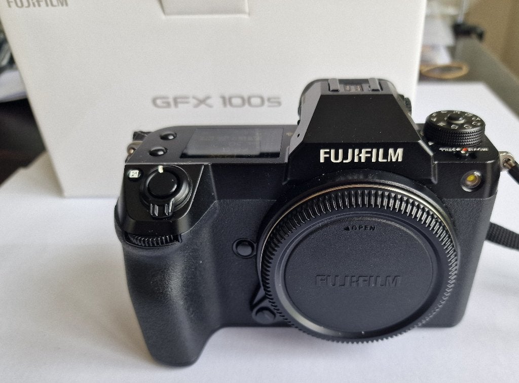 Fuji Gfx 100S boitier Etat Neuf, Audio, Tv en Foto, Fotografie | Onderwatercamera's, Zo goed als nieuw, Camera, Fujifilm, Inclusief accu