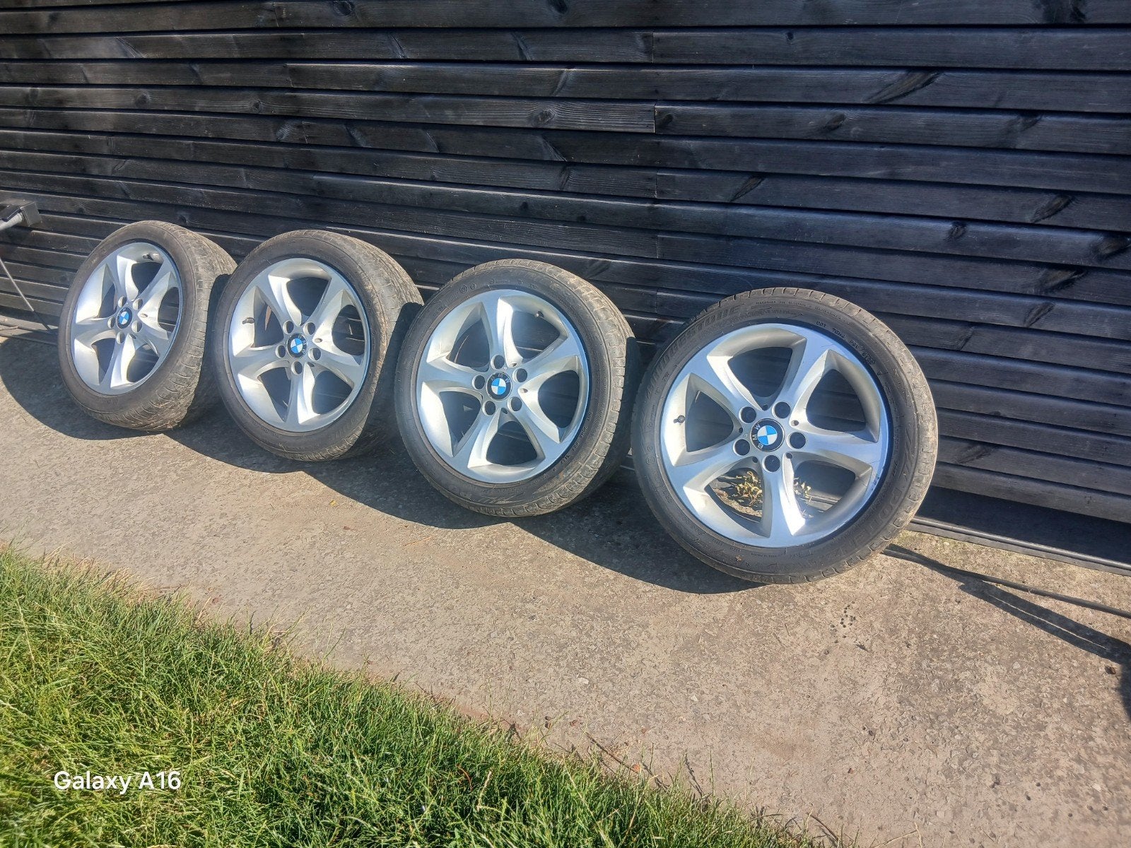 4 BMW-wielen met 4 nieuwe Bridgestone 5x120-banden in 17, Auto-onderdelen, Banden en Velgen, Velg(en), Ophalen