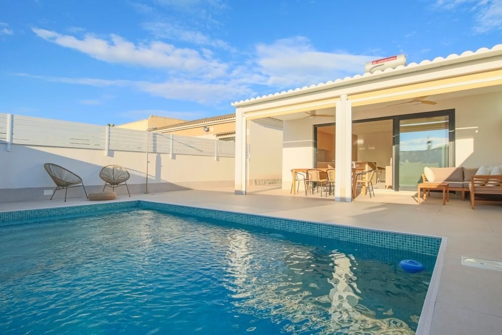 Villa mitoyenne rénovée à Torrevieja, Immo, Maison d'habitation, 3 pièces, 100 m², Torrevieja