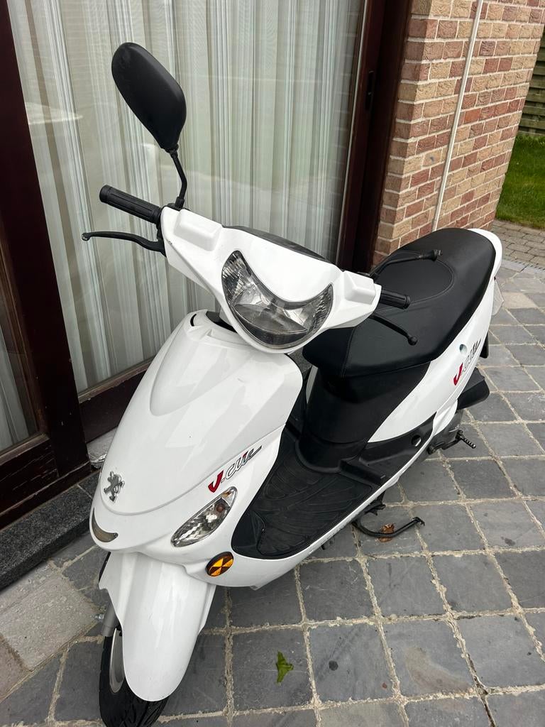 Peugeot V-Clic 50cc 2014 – Weinig km – Rijdt goed, Fietsen en Brommers, Scooters | Peugeot, Gebruikt, Overige modellen, Klasse B (45 km/u)