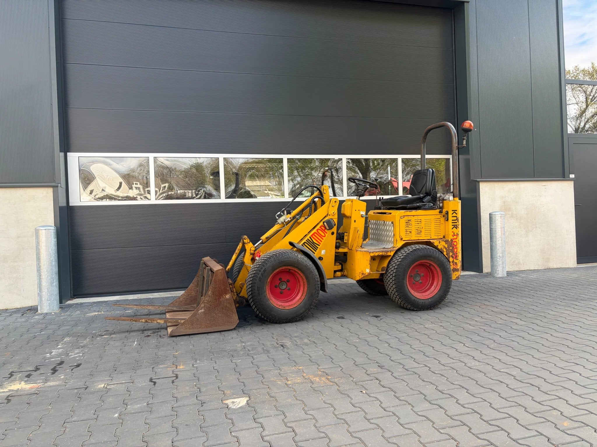 Knikmops 130 minishovel/shovel (bj 2007), Wiellader of Shovel